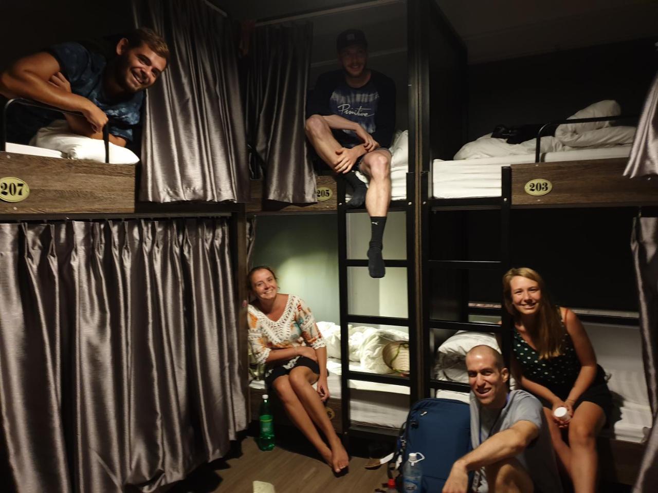 Vietnam Cheers Hostel Hanoi Exteriör bild