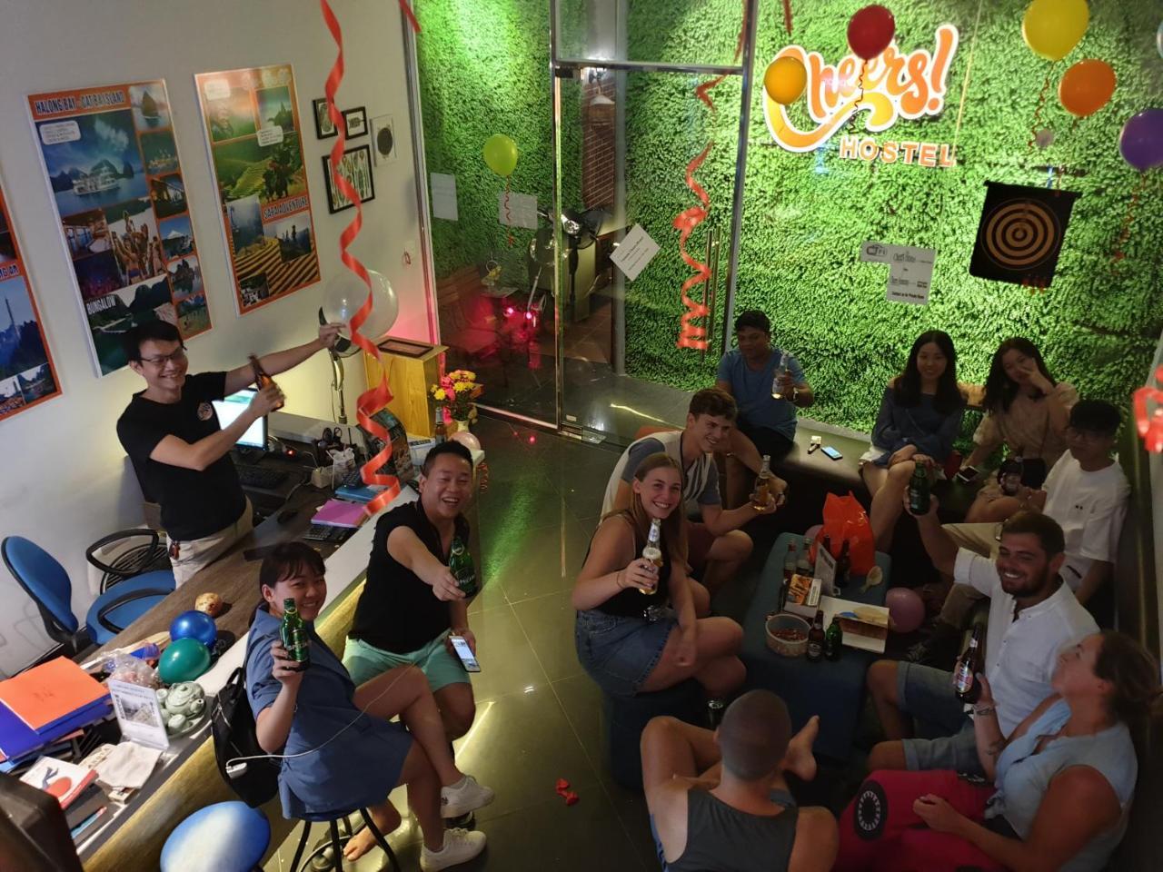 Vietnam Cheers Hostel Hanoi Exteriör bild